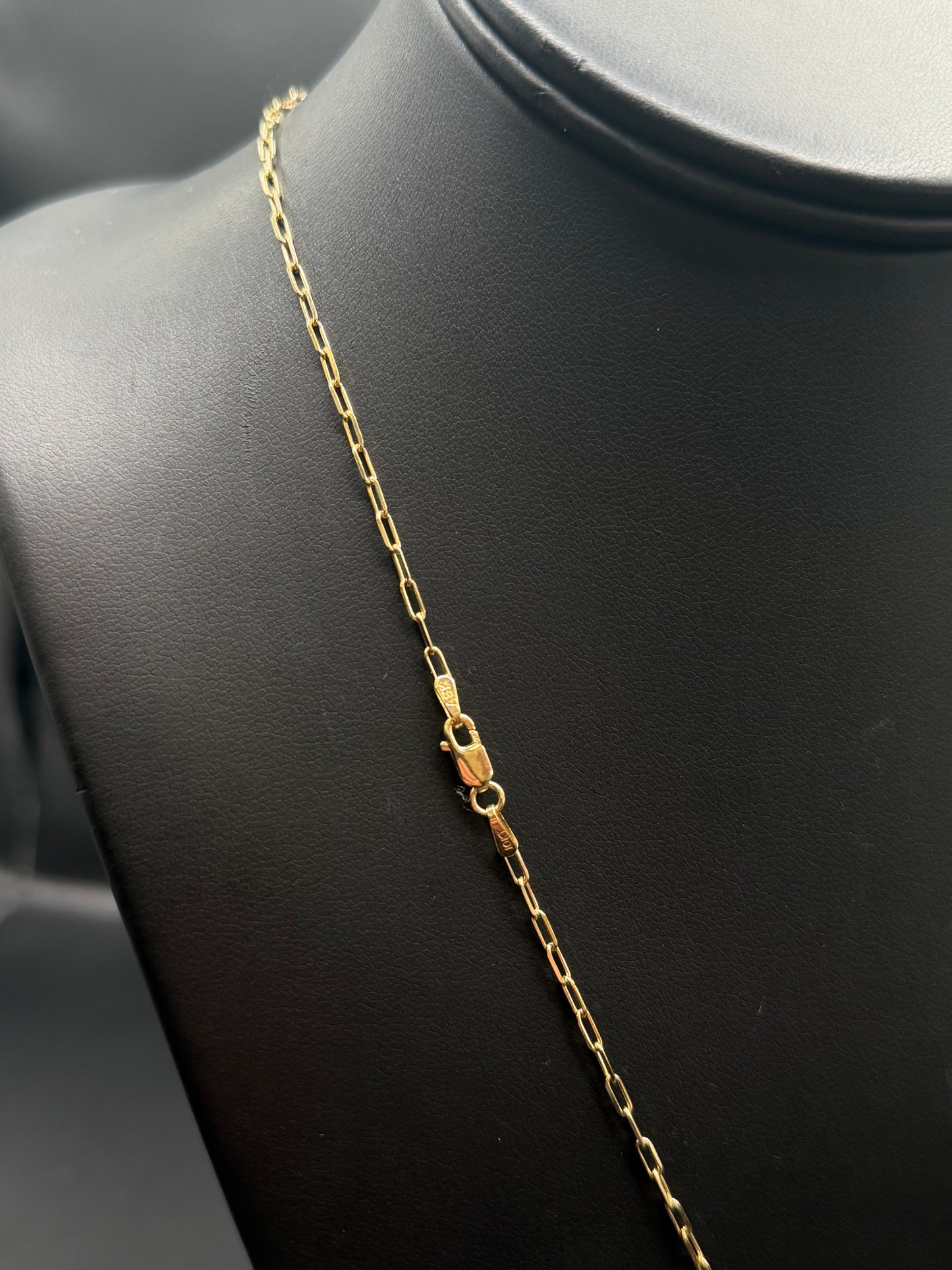 10k Gold Virgin Mary Pendant with 20" Paperclip Necklace Set